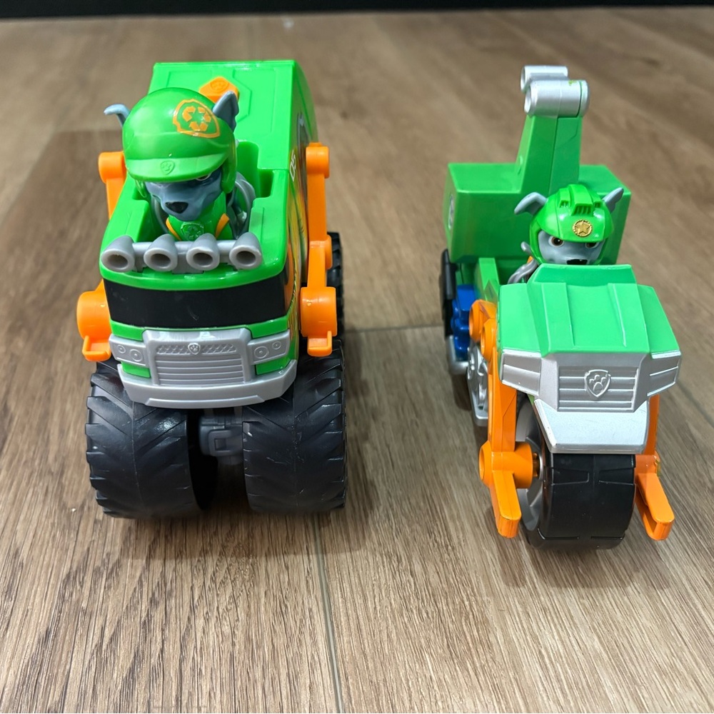 Paw Patrol Rocky vehicles